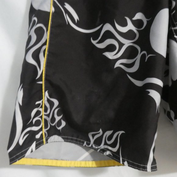 OLD NAVY | size 18 | Graphic Swim Shorts | Mesh Lining | Skulls and Flames - Picture 6 of 14